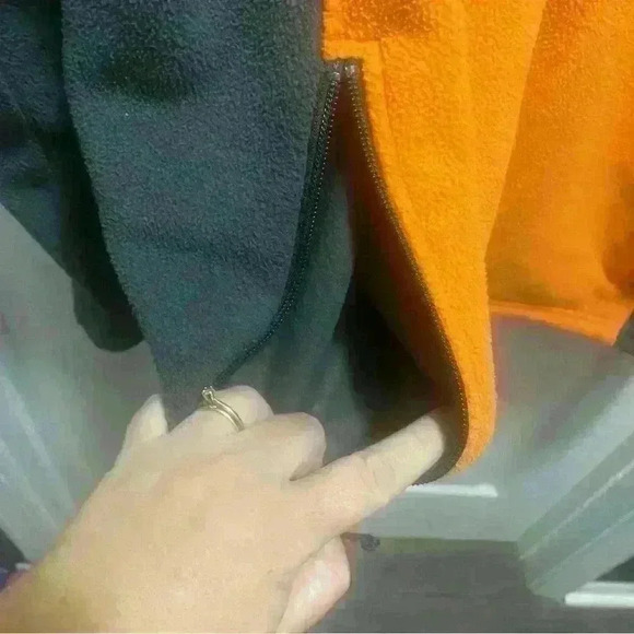 The North Face - orange and gray fleece jacket - Picture 8 of 9